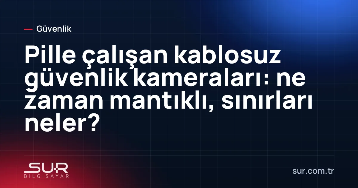 Bahçe duvarına monte edilmiş pilli kablosuz kamera ve küçük güneş paneli